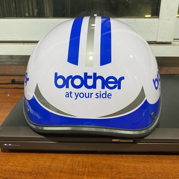 Mũ bảo hiểm in logo Brother