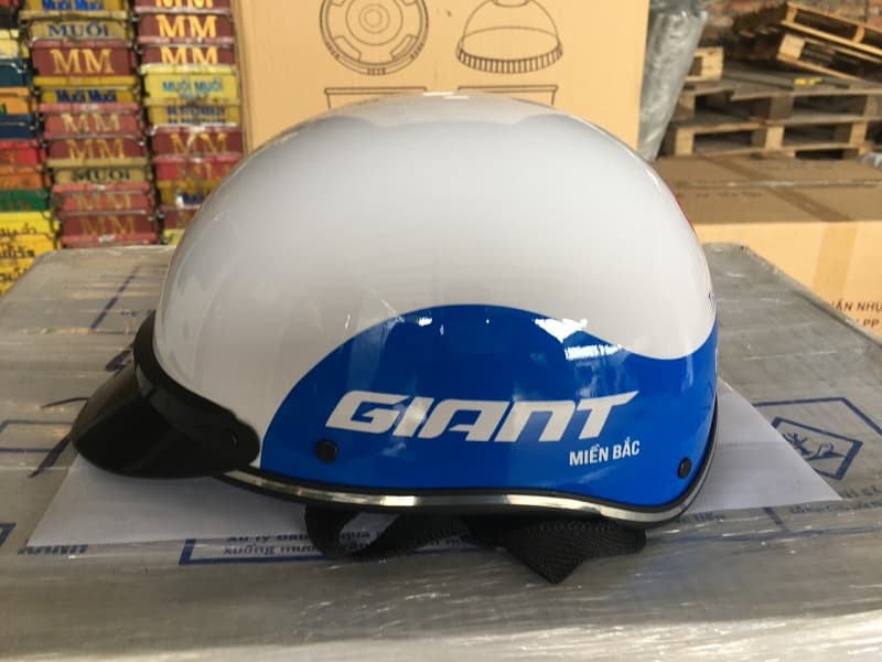 Mũ bảo hiểm in logo khách hàng Giant