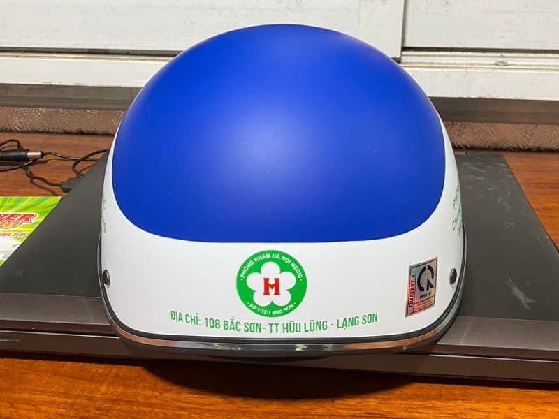 Mũ bảo hiểm in logo Phòng khám Medic