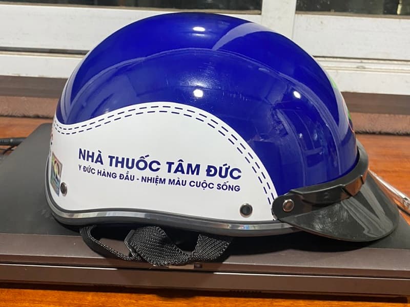 Mũ bảo hiểm in logo nhà thuốc Tâm Đức
