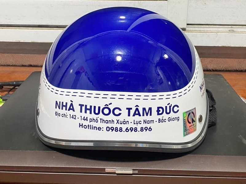 Mũ bảo hiểm in logo nhà thuốc Tâm Đức