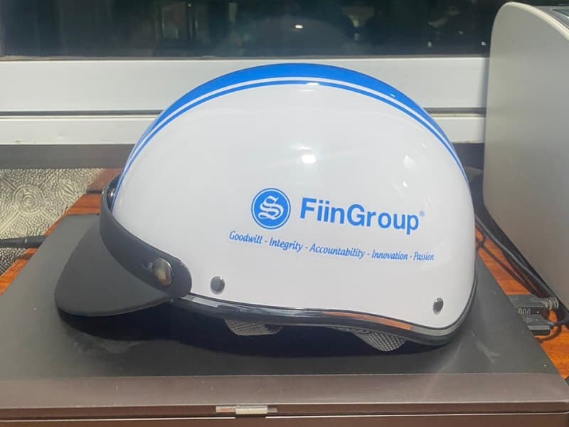 Mũ bảo hiểm in logo FiinGroup