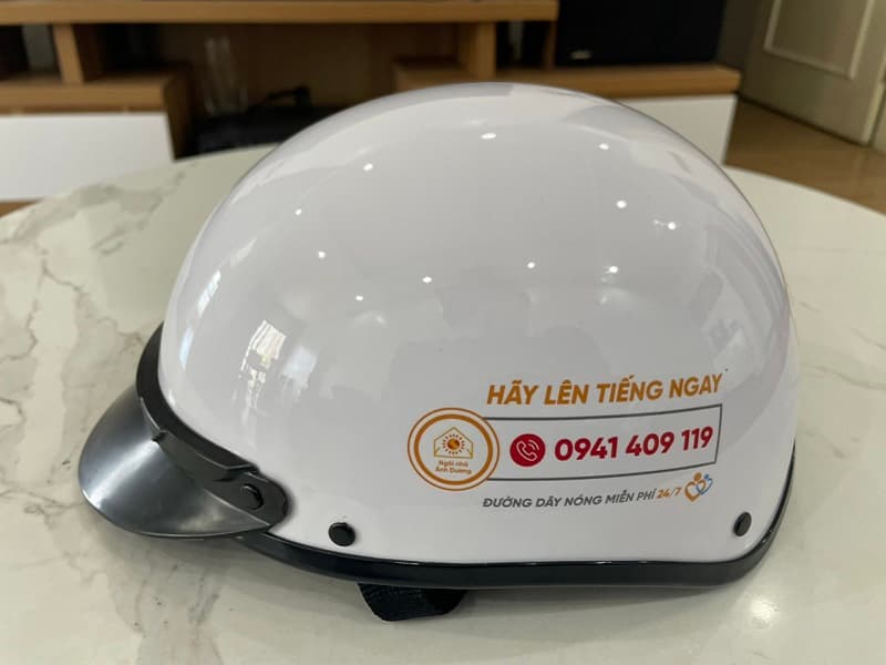 Mũ bảo hiểm nửa đầu in logo Ngôi nhà Ánh Dương