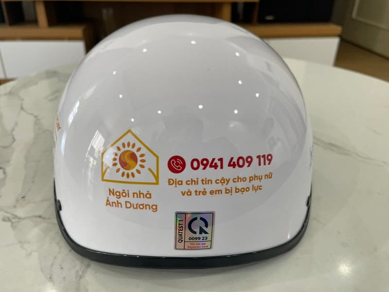 Mũ bảo hiểm nửa đầu in logo Ngôi nhà Ánh Dương